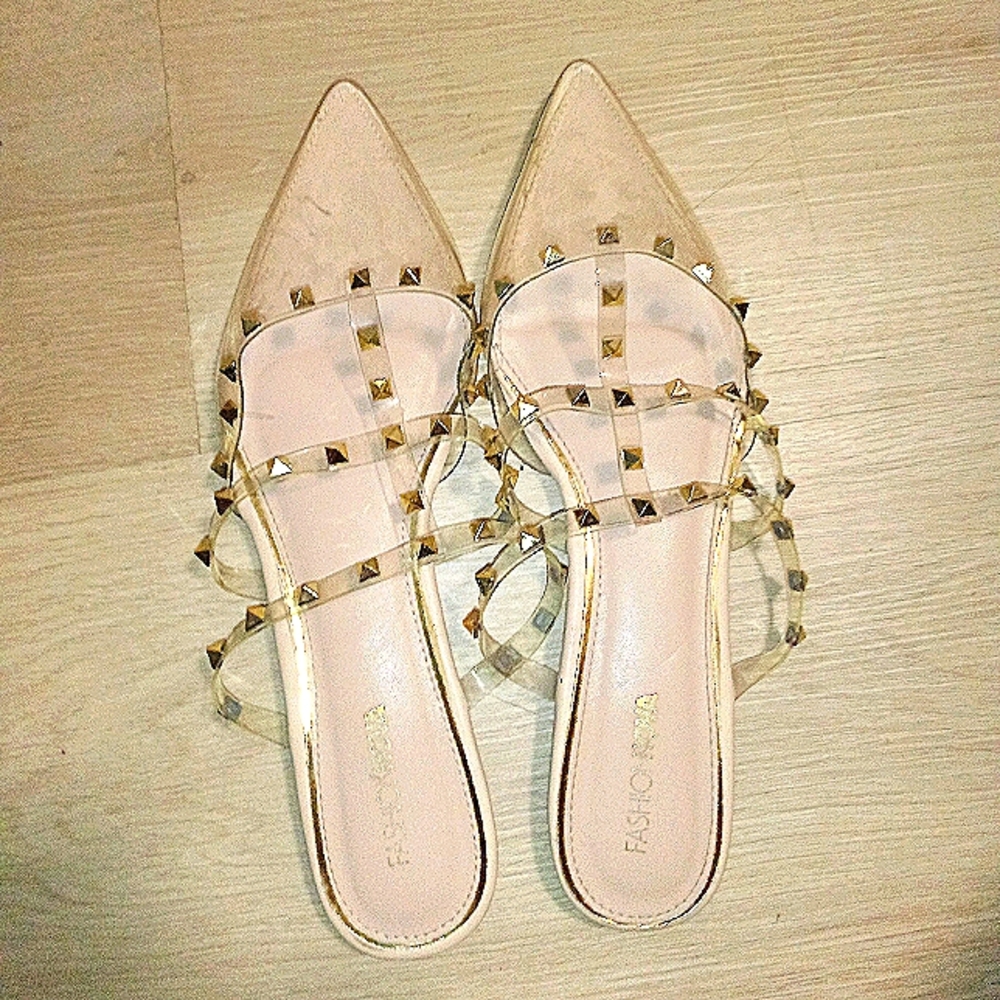 US 10 Fashion Nova Studded Clear Mules